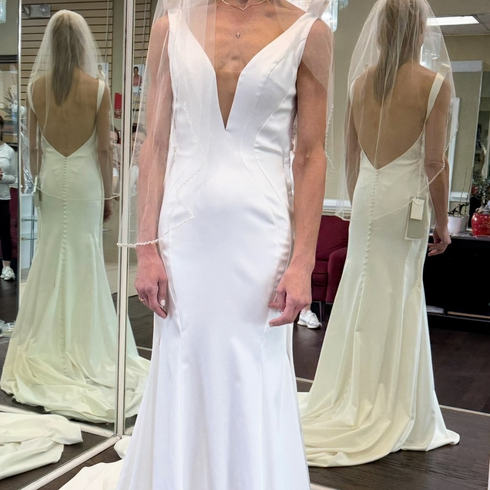 Brand New L’Amour Calla Blanche Wedding Dress